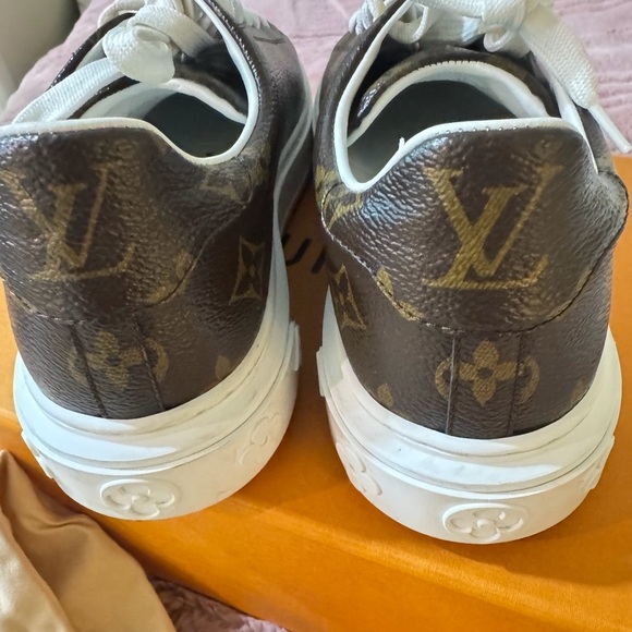 Louis Vuitton Time Out Sneakers - Picture 4 of 8